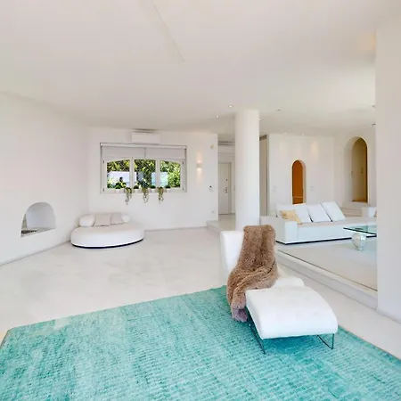 Flora Luxury Pool-bgl Villa