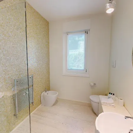 Villa Flora Luxury Pool-bgl Manerba del Garda