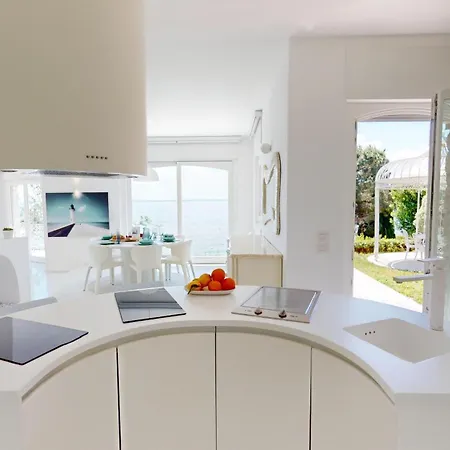 Villa Flora Luxury Pool-bgl Manerba del Garda
