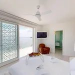 Flora Luxury Pool-bgl *