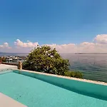 Flora Luxury Pool-bgl Βίλα *