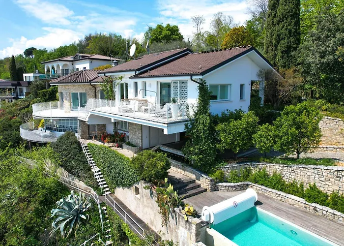 Villa Flora Manerba del Garda